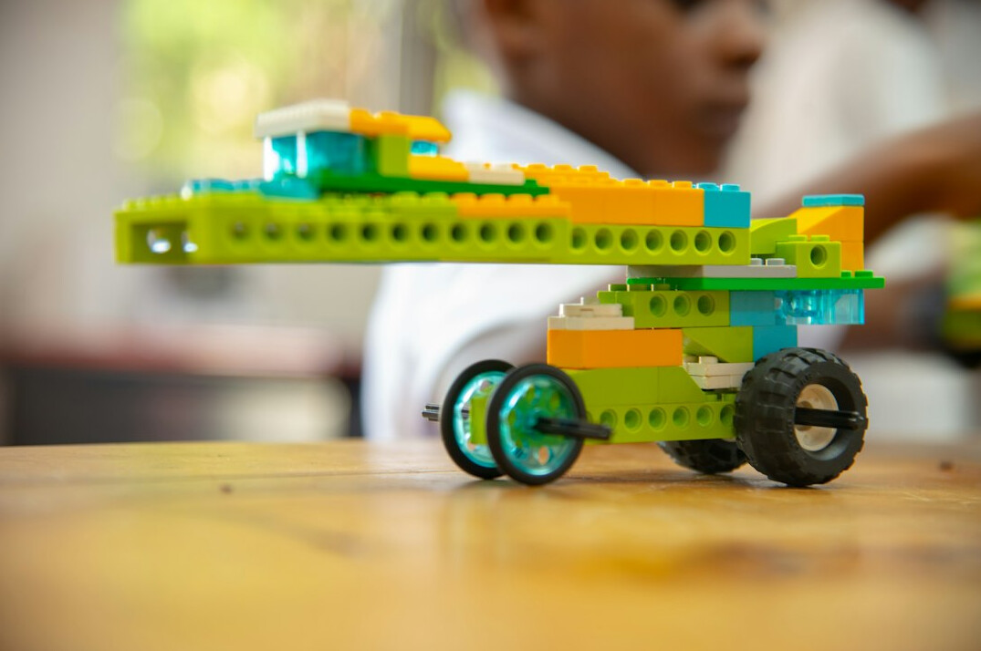 students building projects